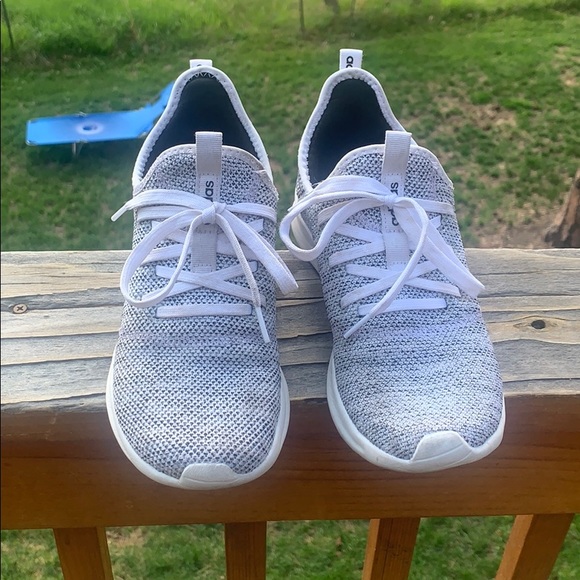 size 8.5 adidas - Picture 2 of 3